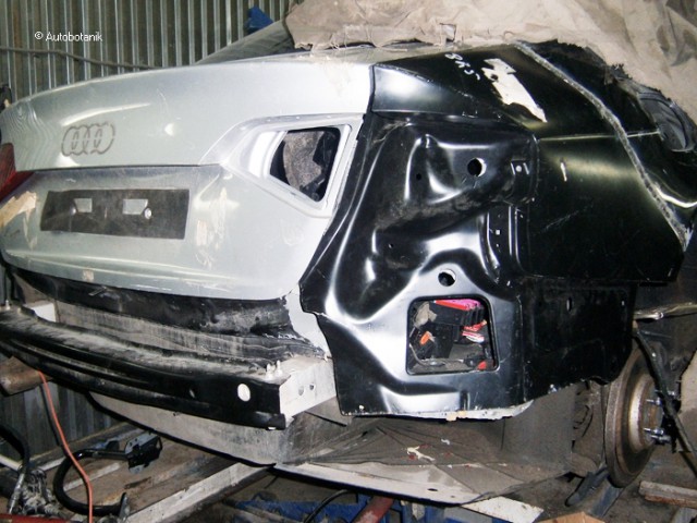 "Поцелуй" гармошкой у бензобака