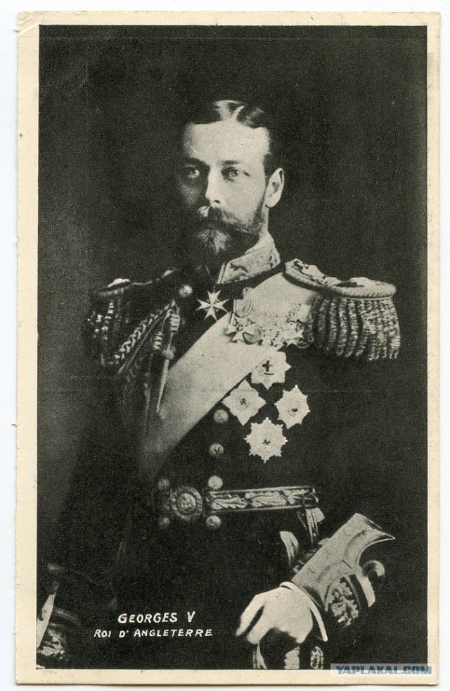 Уникальный альбом с фотографиями царской семьи.