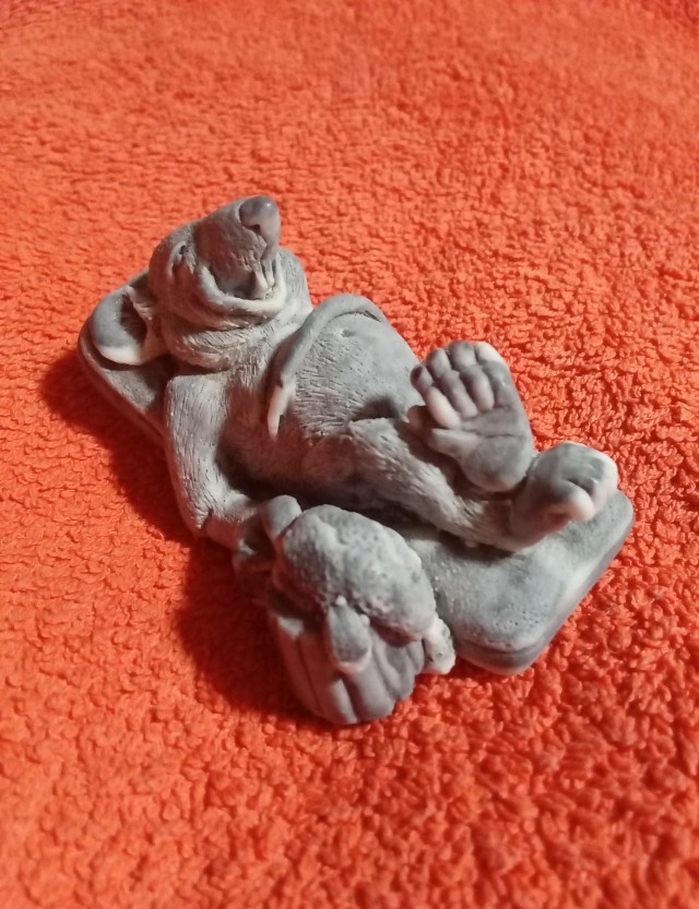 Девушка не дает уже месяц