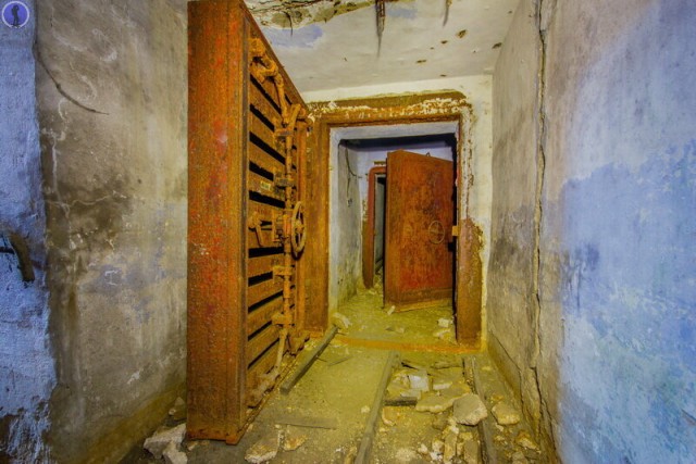 Забытое убежище закрытой кондитерской фабрики "Спутник"