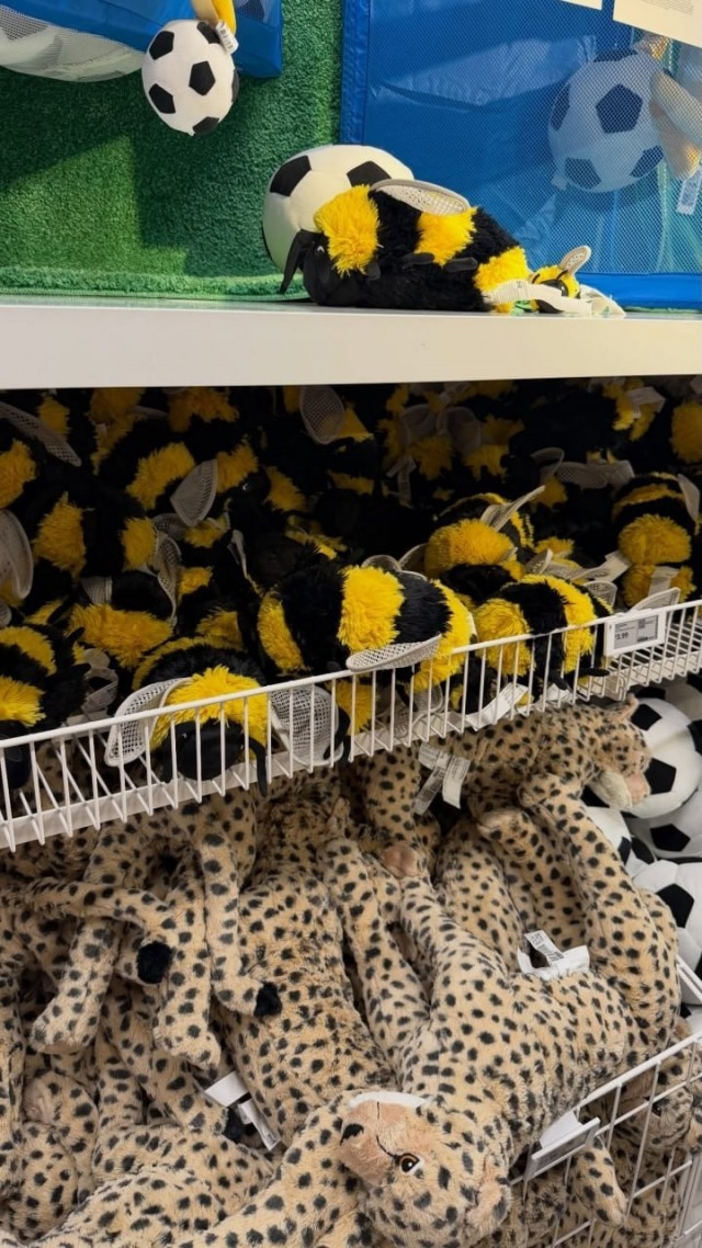 В IKEA появились плюшевые шмели с мягким пухлым телом и сетчатыми крылышками