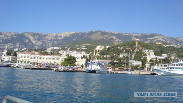 Аэропорты Крыма заблокированы российскими военными