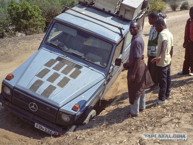 Немец проехал на Gelandewagen весь мир.