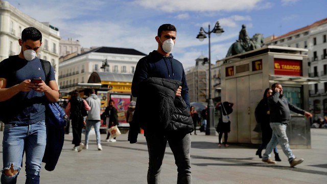 Паника в Мадриде из-за коронавируса: народ сметает с прилавков любые продукты