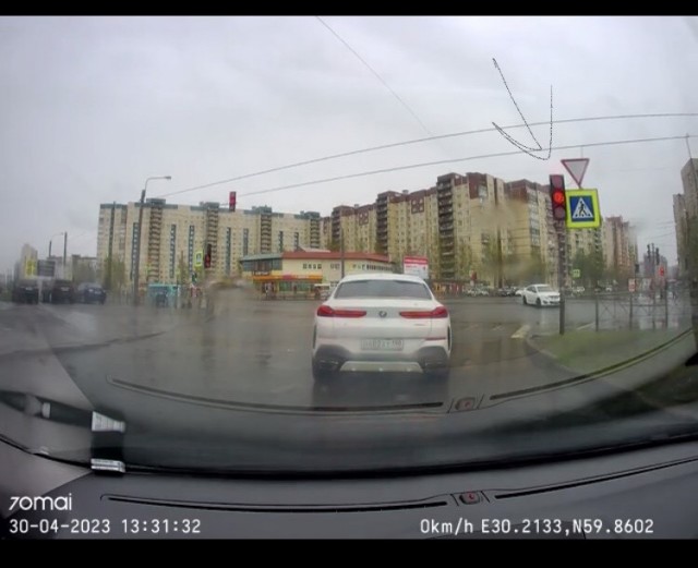 Истерчика названивает после ДТП