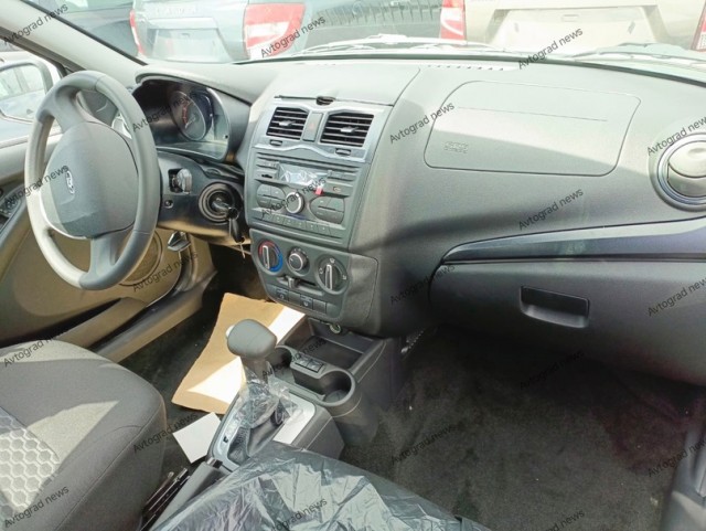 Lada Granta с «автоматом» появились у дилеров. За седан просят 1,177 млн рублей, за лифтбэк - 1,248 млн рублей