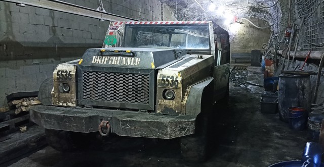 Как происходит добыча руды в огромном руднике "Николаевский"?