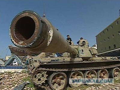 Танкисты Сирийской Армии не сдаются....