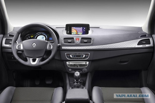 Салон серийной Lada Vesta рассекретили