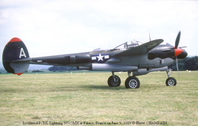 Многоцелевой истребитель P-38 «Lightning»