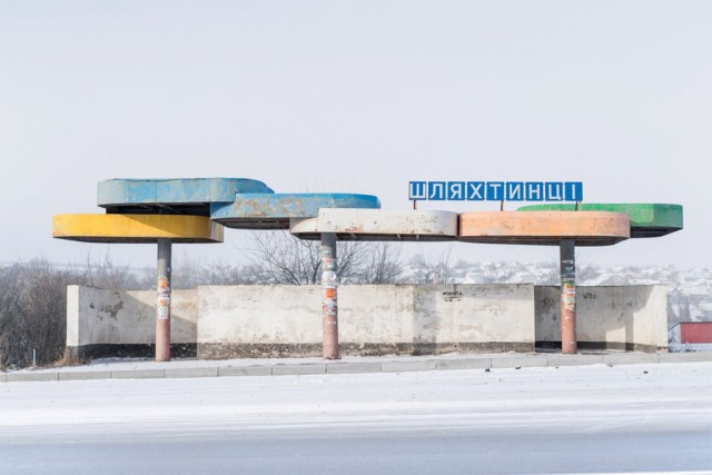 Советские автобусные остановки в фотографиях Кристофера Хервига