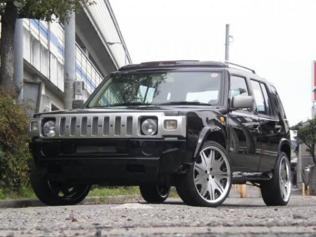 Сегодня ночью в Питере неизвестные на Hummer расстреляли из автомата службу ГАИ