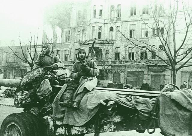 "Боги войны" - Советская артиллерия в годы Великой Отечественной войны