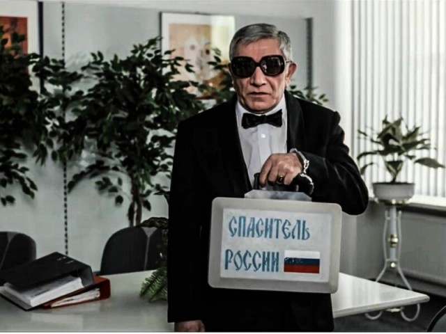 А вот кому шар на новогоднюю ёлку?!