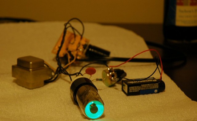 Где купить советские радиолампы и антикварные реле? Магазин «Радиотовары» в Саратове, который можно посещать как музей