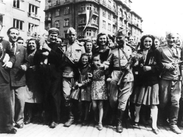 Фотографии второй мировой, многие цветные (фото)