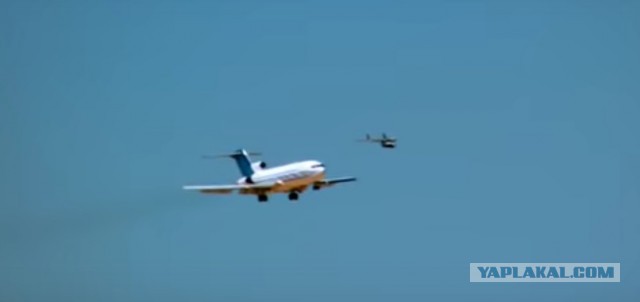 Что происходит внутри самолета, когда он падает?