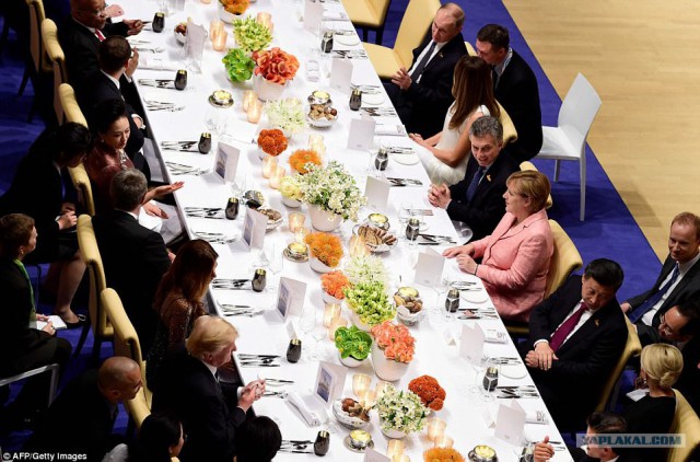 С кем ужинал Путин на G20?