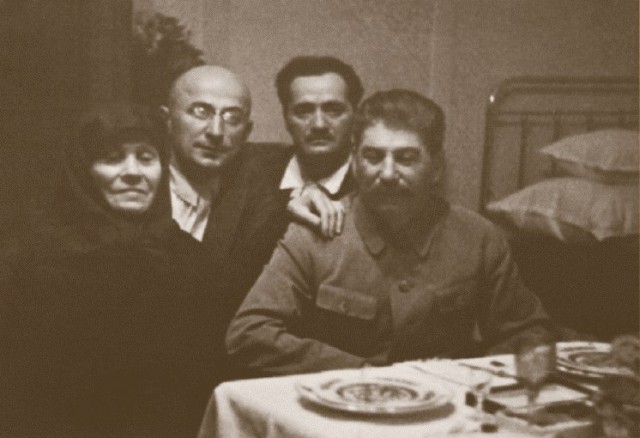История в фотографиях