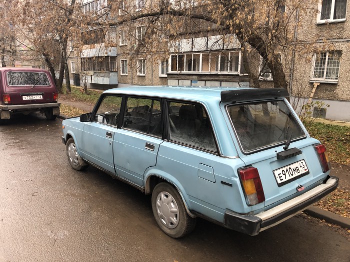«Куплю „Москвич-407“ с номерами 23-43 МИА». Почему минчанин по всему городу и окрестностям ищет конкретную машину?