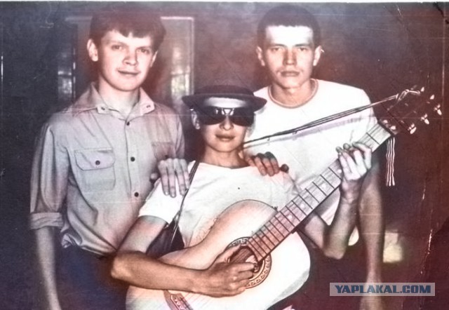 Нейросеть на хаялву раскрашивает фото к 9 мая