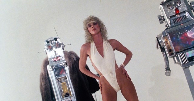 20 самых сексапильно одетых киногероинь