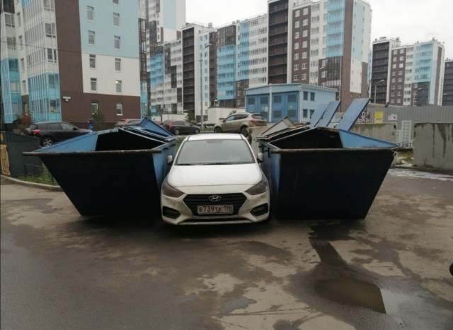 Месть мусоровоза в ЖК Чистое небо в Петербурге