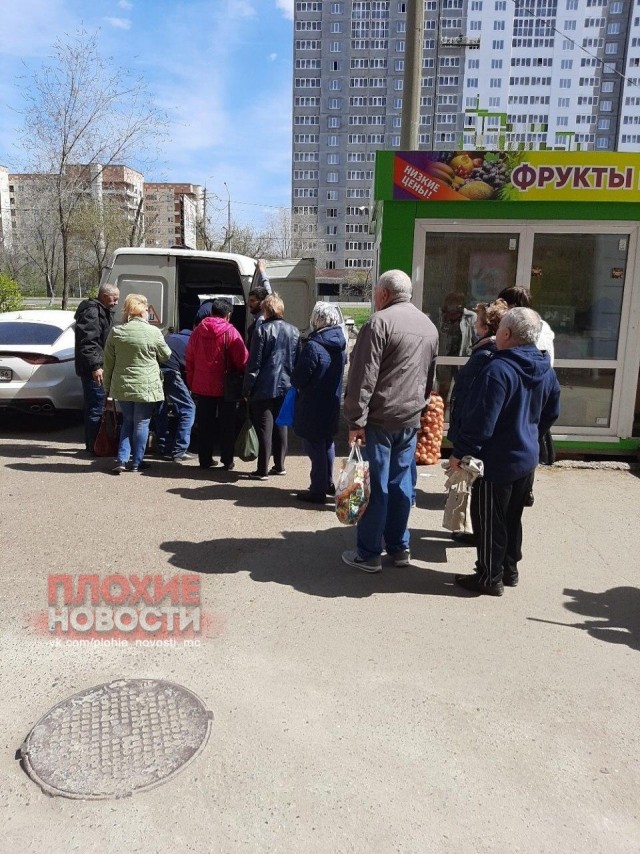 В Оренбурге владелец овощной лавки решил помочь неимущим горожанам
