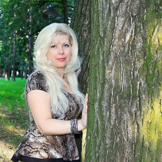 К поцелуям зовущие тёти