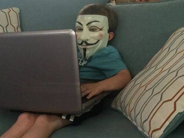 Anonymous обратилась к Путину