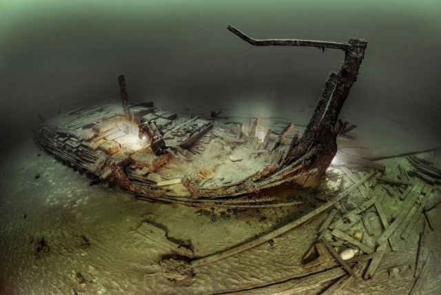 Впечатляющие фотографии кораблей на дне Балтийского моря