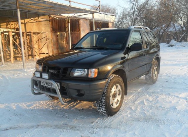 Автомобиль смыло в океан