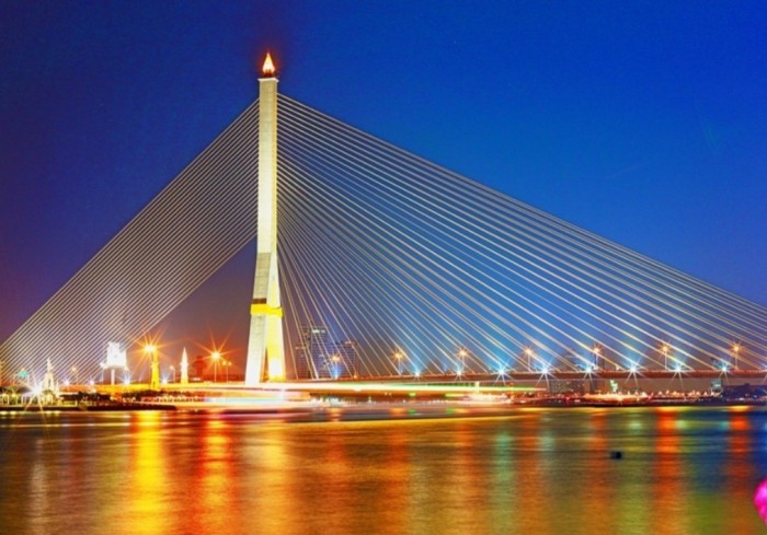 На буклетах ВЭФа вместо моста на остров Русский напечатали фото моста в Бангкоке