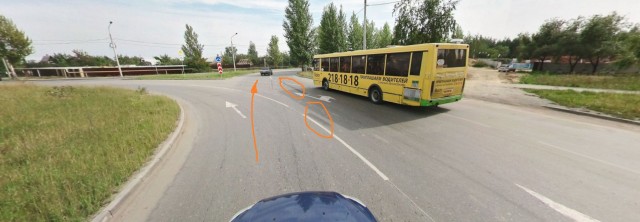 Он видел что я поворачиваю и не пропустил!