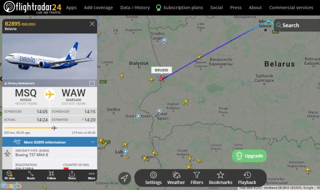 Самолет Минск-Барселона, который не смог войти в воздушное пространство Польши возвращается в Минск