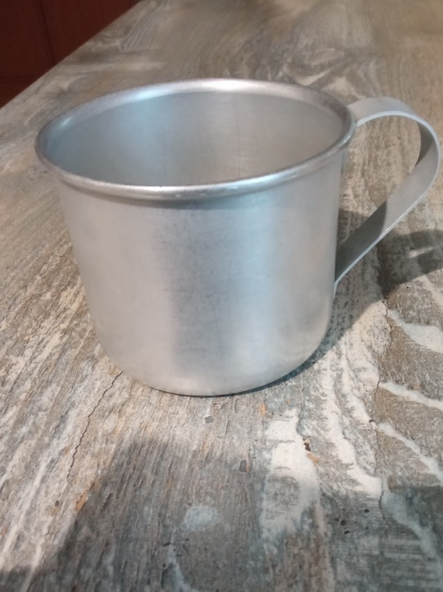 А из какой кружки вы пьёте на работе?