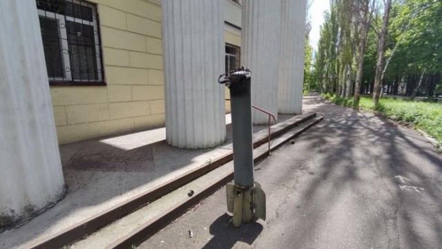 Центр Донецка усеян обломками ракет. Таких обстрелов не было с 2014 года