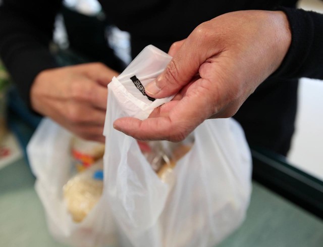 Новая Зеландия первой в мире запретила все пластиковые пакеты в магазинах
