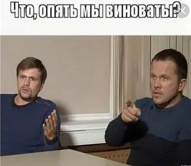 Падение огромного крана в воду на верфи в польском Гданьске