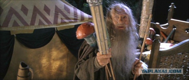 В Китае побили рекорд Гиннесса, запустив 15,947 дронов одновременно с помощью одного компьютера.