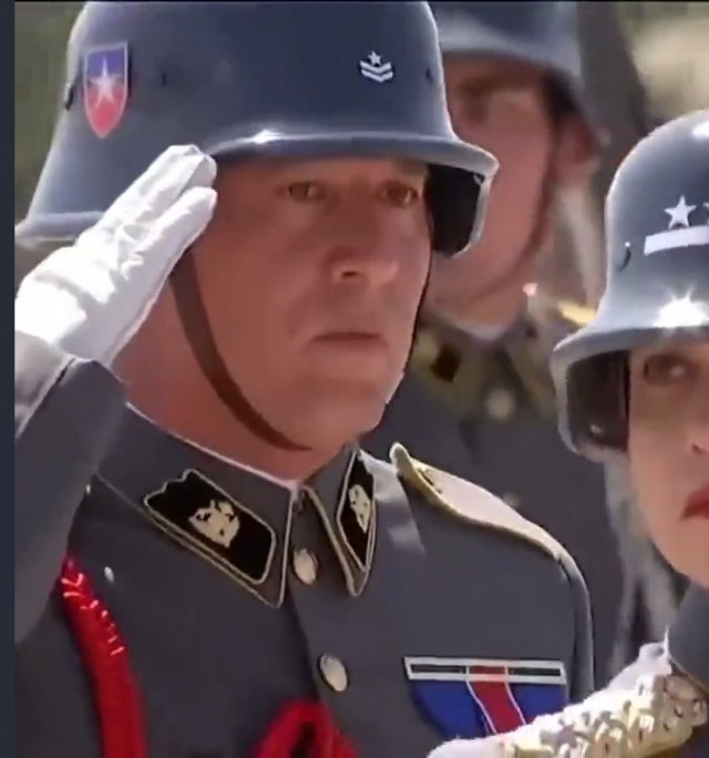Женские войска Чили 2025. Кусочек Военного парада в День Славы чилийской армии
