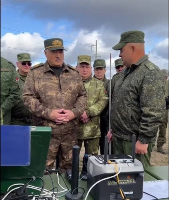 В. Путин заявил о наличии у РФ системы превосходящей "starlink"!