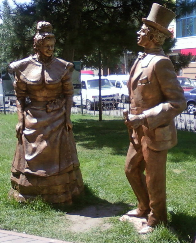 Памятники артистам и их ролям