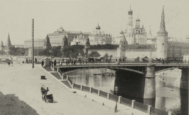 История в фотографиях