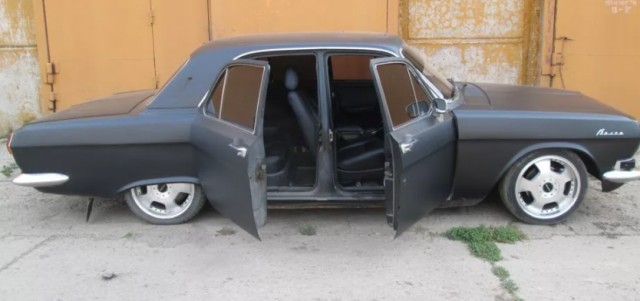 «Легко садимся, легко выходим»: нетрадиционные конструкции автомобильных дверей