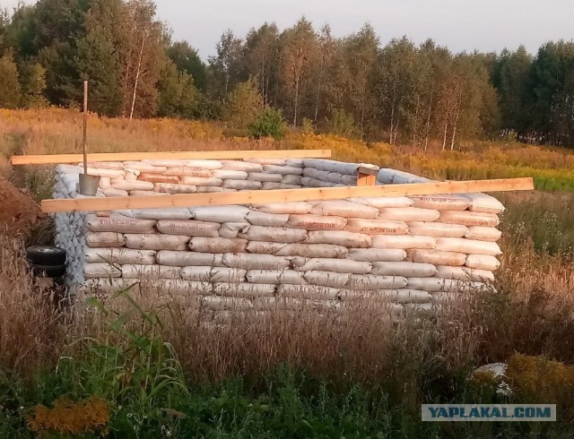 Сарай из мешков с суглинком. ч.6