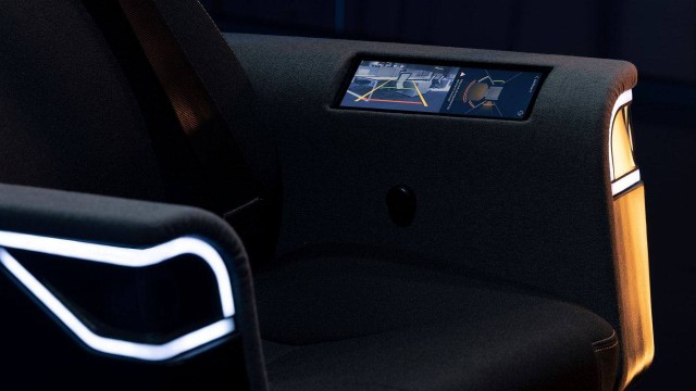 Можно не вставать: компания Volkswagen создала офисное кресло с мотором