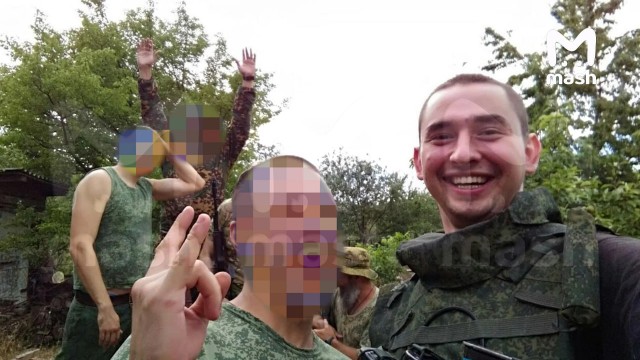 Первые кадры с места взрыва машины Захара Прилепина