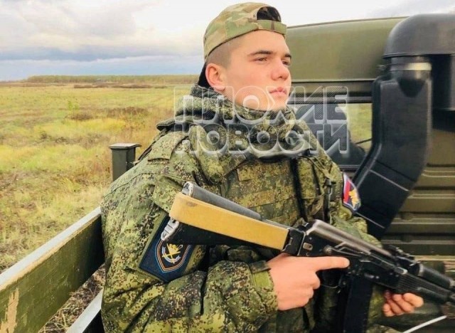В рязанской воинской части сослуживец случайно застрелил 18-летнего срочника — парень на ходу заряжал автомат
