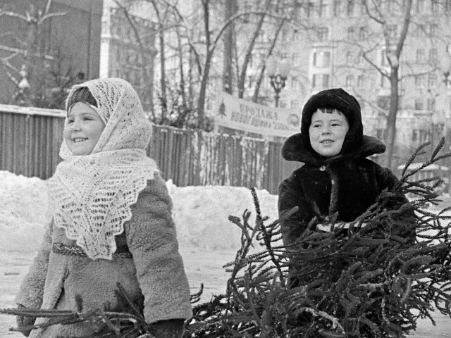Советские люди в 1950 - 60-х годах. Часть вторая.